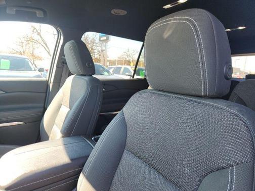 Lakeshore Blue Metallic 2025 Chevrolet Traverse LT