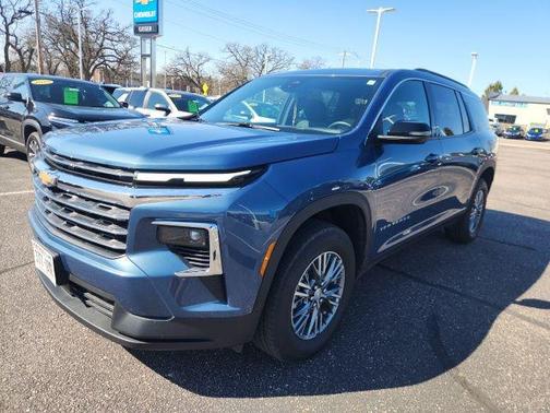 Lakeshore Blue Metallic 2025 Chevrolet Traverse LT