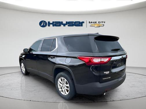 Mosaic Black Metallic 2019 Chevrolet Traverse LS