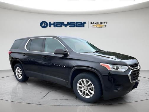 Mosaic Black Metallic 2019 Chevrolet Traverse LS