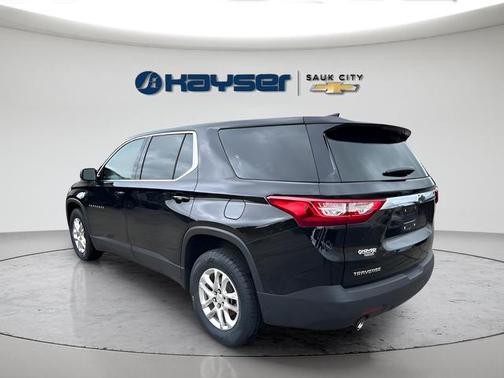 Mosaic Black Metallic 2019 Chevrolet Traverse LS