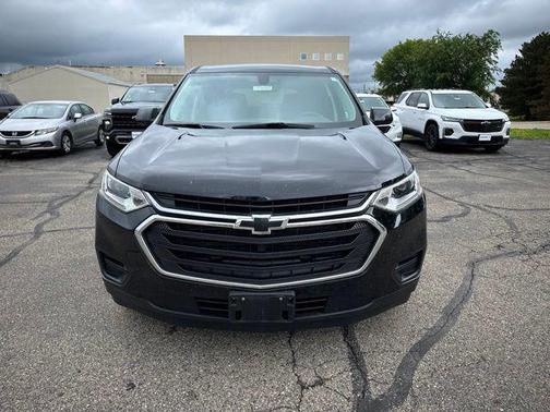 Mosaic Black Metallic 2019 Chevrolet Traverse LS