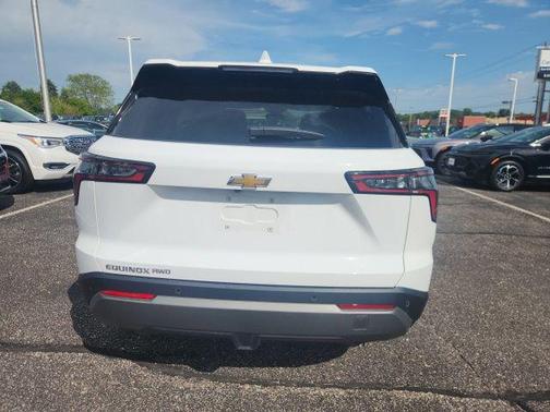 Summit White 2026 Chevrolet Equinox 1LT