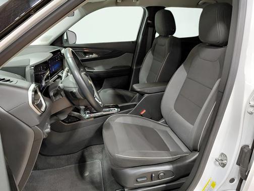 Summit White 2024 Chevrolet Trailblazer LT