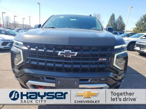 2025 Chevrolet Suburban 4WD Z71