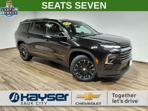 Mosaic Black Metallic 2025 Chevrolet Traverse LT