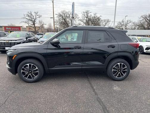 Mosaic Black Metallic 2026 Chevrolet Trailblazer LT
