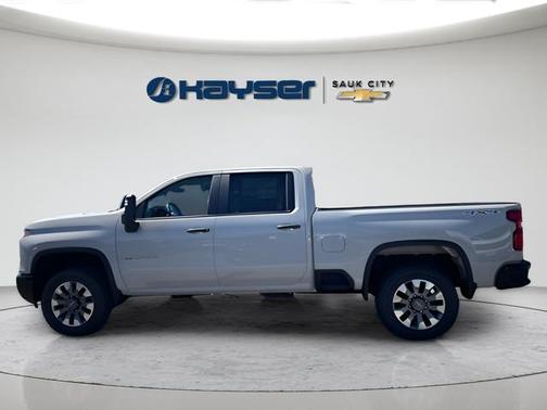 White Sands 2026 Chevrolet Silverado 2500 Custom