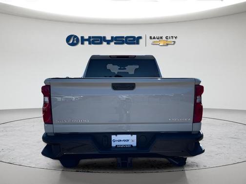 White Sands 2026 Chevrolet Silverado 2500 Custom