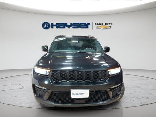 Diamond Black Crystal Pearlcoat 2024 Jeep Grand Cherokee Limited