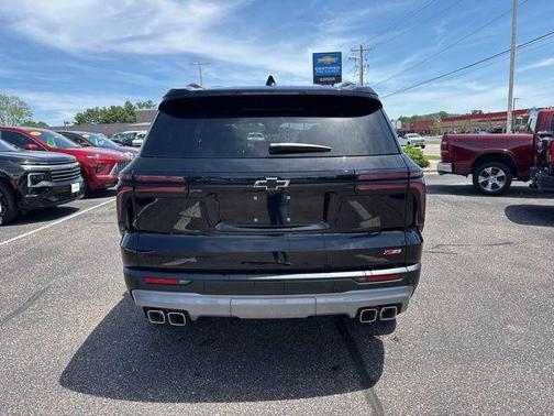 Mosaic Black Metallic 2026 Chevrolet Traverse Z71