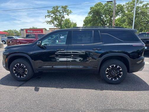 Mosaic Black Metallic 2026 Chevrolet Traverse Z71