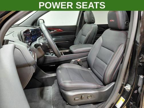 Mosaic Black Metallic 2026 Chevrolet Traverse Z71