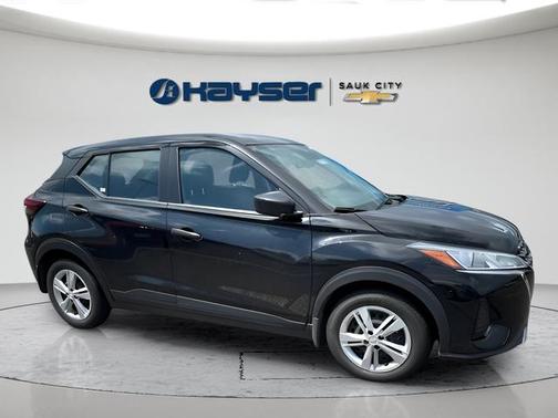 Super Black 2024 Nissan Kicks S