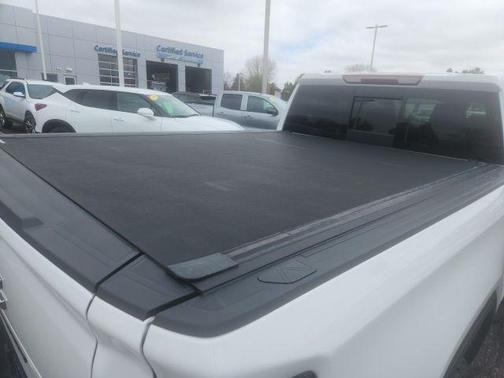 Summit White 2022 GMC Sierra 1500 AT4