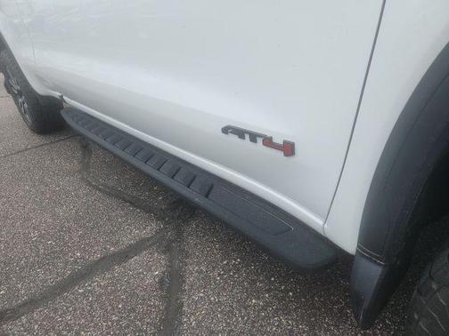 Summit White 2022 GMC Sierra 1500 AT4