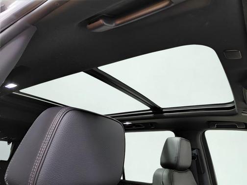 White 2023 GMC Yukon Denali