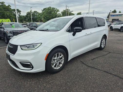 Bright White Clearcoat 2025 Chrysler Pacifica L