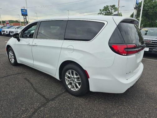 Bright White Clearcoat 2025 Chrysler Pacifica L