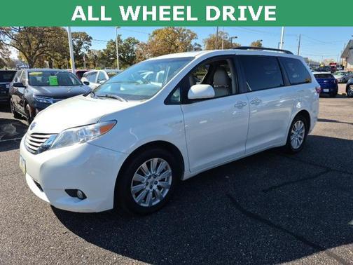 2017 Toyota Sienna XLE