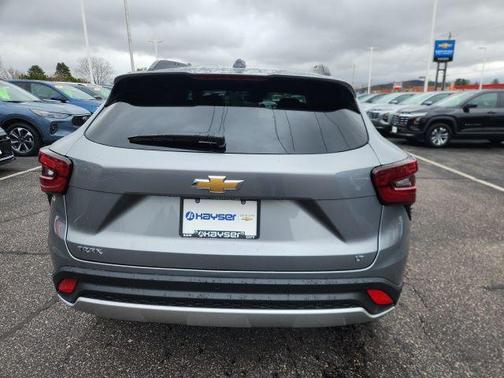 Sterling Gray Metallic 2026 Chevrolet Trax LT