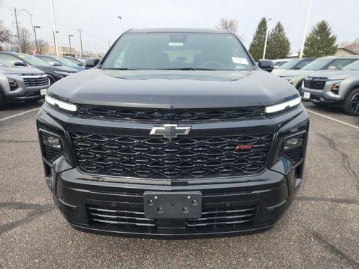 Mosaic Black Metallic 2025 Chevrolet Traverse RS