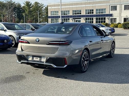 2024 BMW 750e 750e xDrive