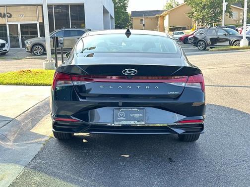 2023 Hyundai ELANTRA Limited