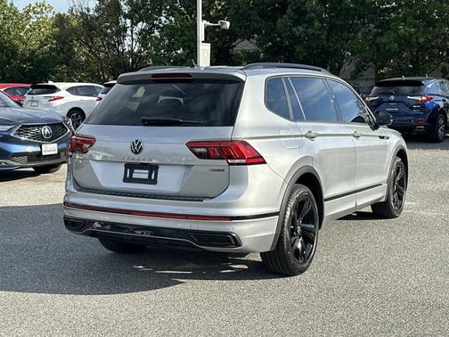 2023 Volkswagen Tiguan SE R-Line Black