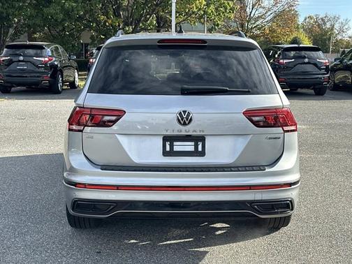 2023 Volkswagen Tiguan SE R-Line Black