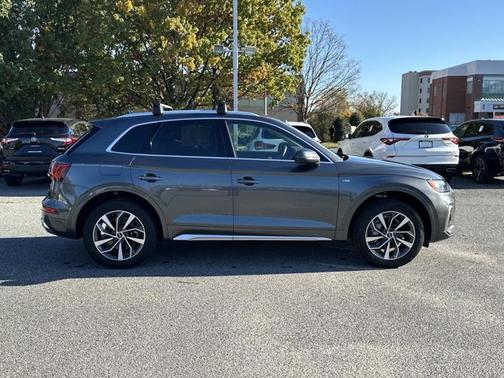 2024 Audi Q5 S line Premium