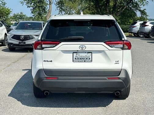 2022 Toyota RAV4 LE