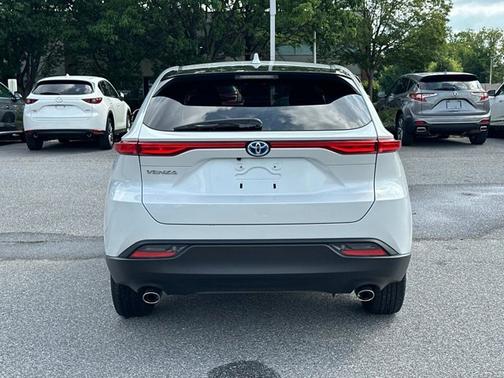 2024 Toyota Venza LE