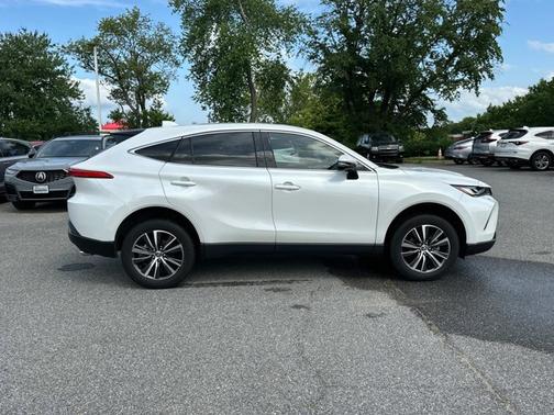 2024 Toyota Venza LE