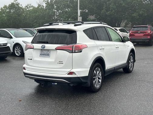2017 Toyota RAV4 Hybrid XLE
