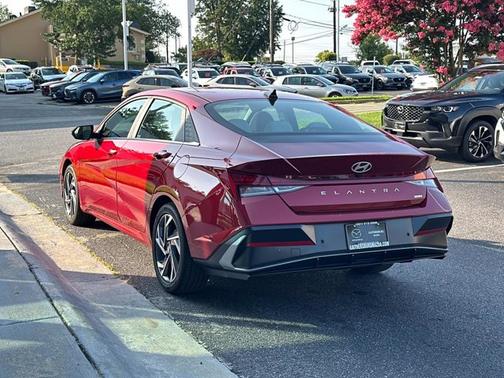 2024 Hyundai ELANTRA HEV Limited