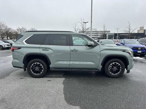 2024 Toyota Sequoia SR5