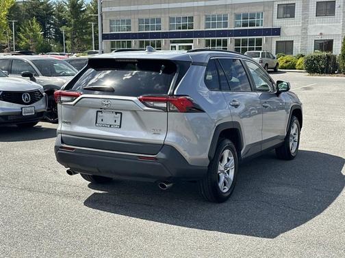 SILVER SKY METALL 2020 Toyota RAV4 XLE