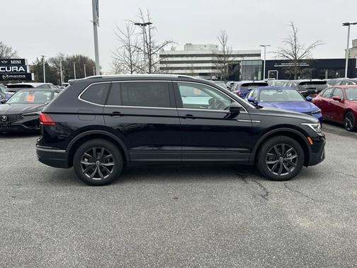 2023 Volkswagen Tiguan SE