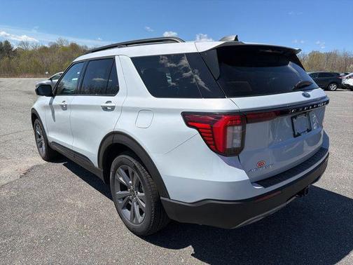 Space White Metallic 2026 Ford Explorer Active