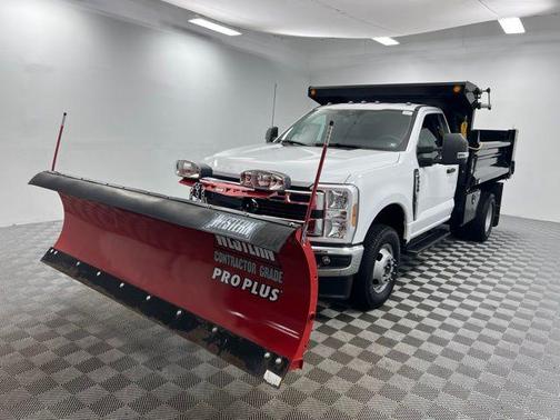 Oxford White 2025 Ford F-350 XL