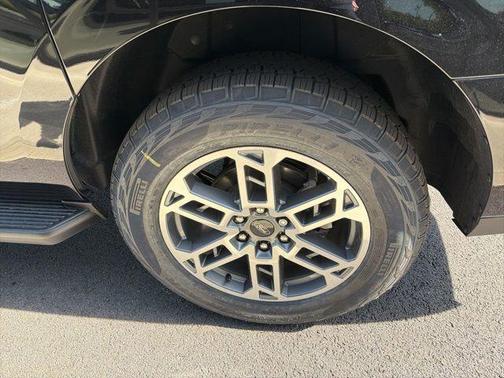 Agate Black Metallic 2026 Ford Expedition Max Active 4x4