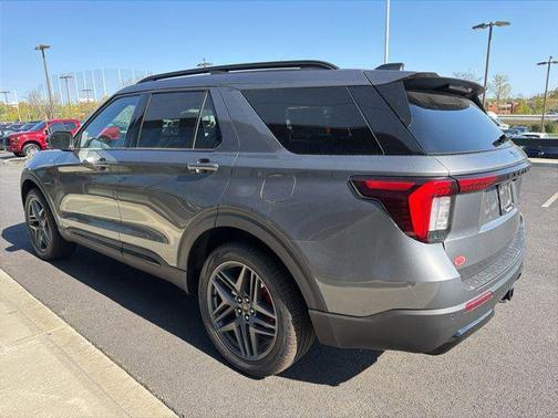 Carbonized Gray Metallic 2026 Ford Explorer ST-Line