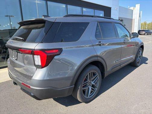 Carbonized Gray Metallic 2026 Ford Explorer ST-Line
