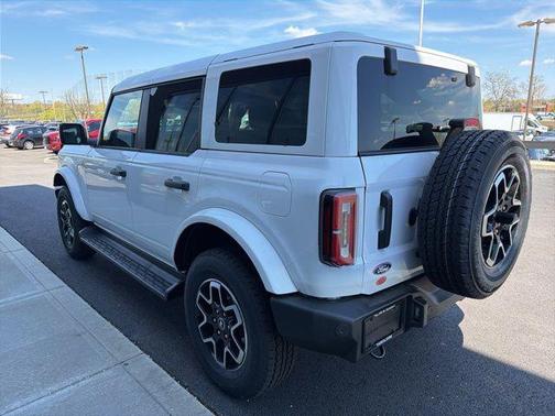 Oxford White 2026 Ford Bronco Outer Banks