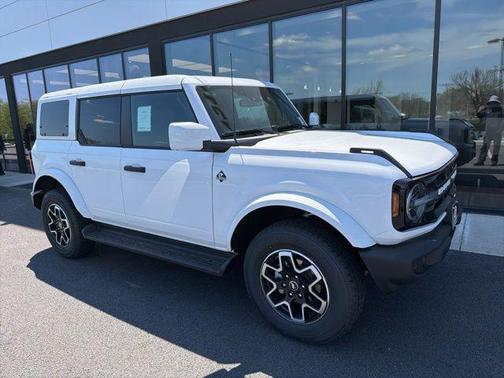 Oxford White 2026 Ford Bronco Outer Banks