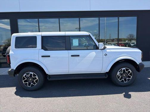 Oxford White 2026 Ford Bronco Outer Banks