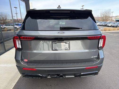 Carbonized Gray Metallic 2026 Ford Explorer ST-Line