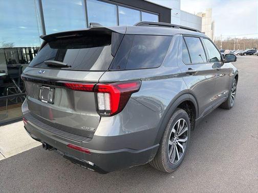 Carbonized Gray Metallic 2026 Ford Explorer ST-Line