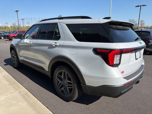 Space White Metallic 2026 Ford Explorer ST-Line